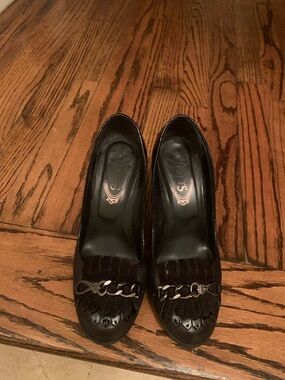 Tod's Black Chain-Trim Leather Pumps